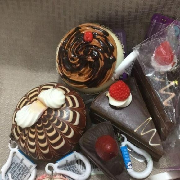 Orb Odditeez Cake Candy Keychain Lot Cupcakes Pies Ice Cream Food Key Chain - Picture 4 of 13